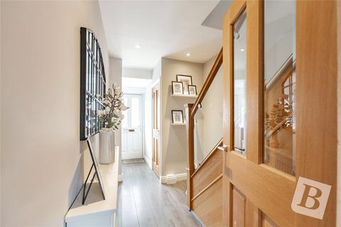 14 Dury Falls Close, Hornchurch, RM11 3AX