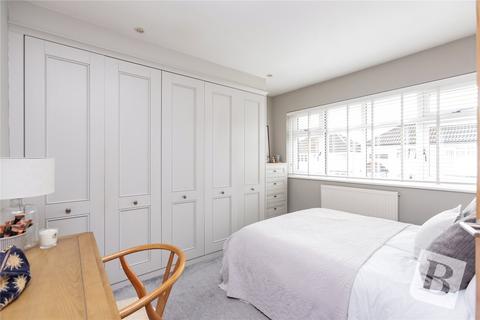 14 Dury Falls Close, Hornchurch, RM11 3AX