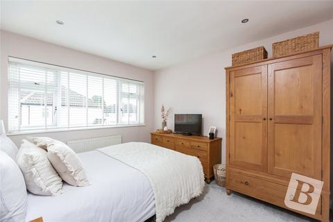 14 Dury Falls Close, Hornchurch, RM11 3AX