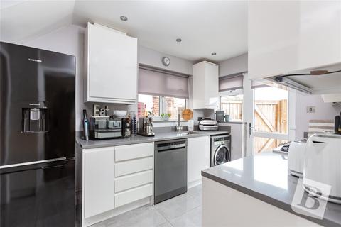14 Dury Falls Close, Hornchurch, RM11 3AX