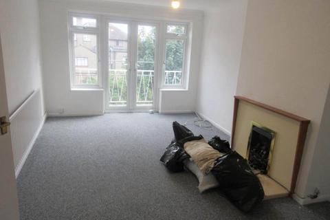 2 bedroom flat to rent, Alexandra Road, Southend On Sea