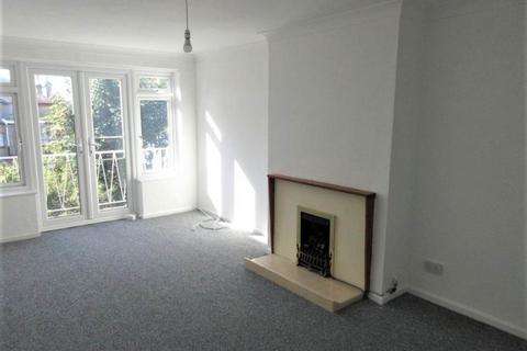 2 bedroom flat to rent, Alexandra Road, Southend On Sea