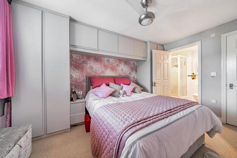 2 bedroom flat for sale, Davidson House,  Queensway,  Hemel Hempstead,  HP2,  HP2