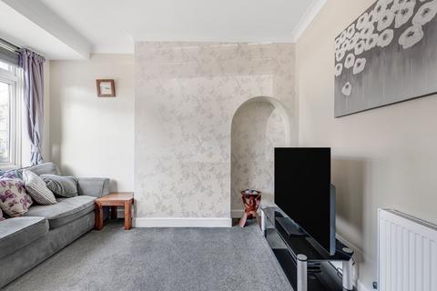 32 Edward Road, Feltham, TW14 9RF