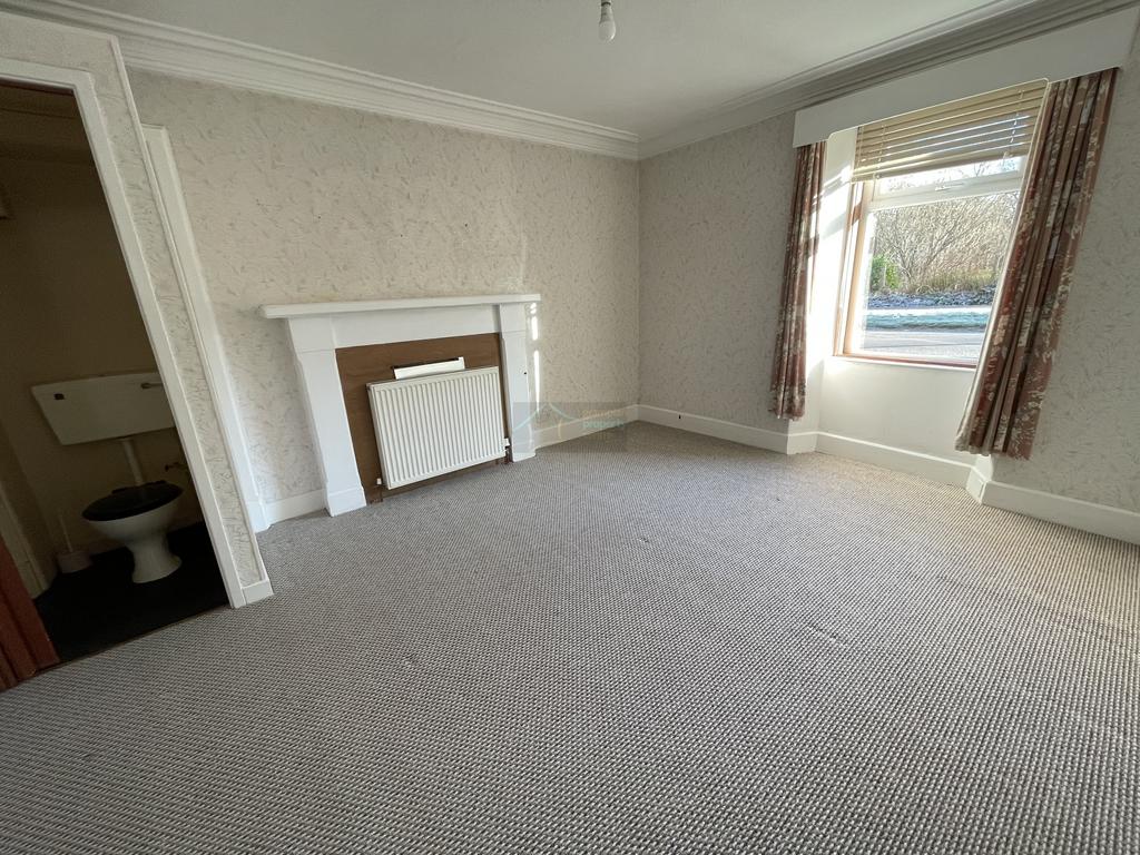 Bedroom 1b.JPG