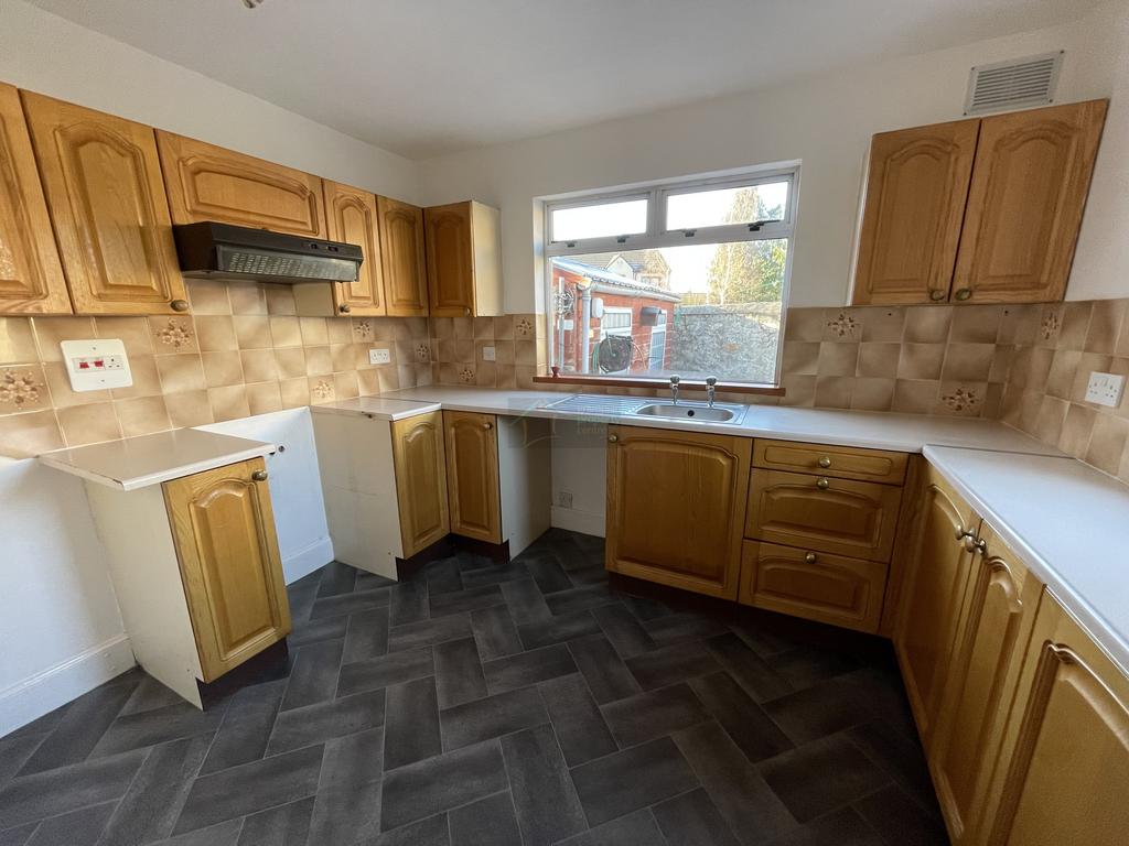 Kitchen b.JPG