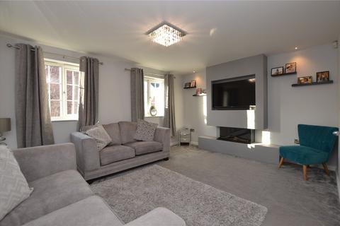 3 bedroom townhouse for sale, Castle Lodge Gardens, Rothwell, Leeds, West Yorkshire