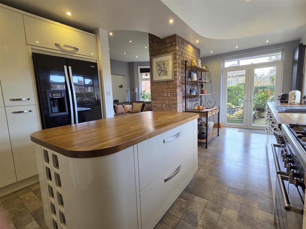 Open plan breakfast kitchen
