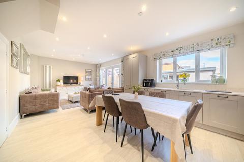 4 bedroom detached house for sale, Caldicot NP26