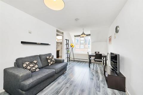 1 bedroom flat for sale, McDermott Close, London SW11