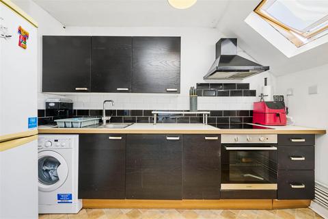 1 bedroom flat for sale, McDermott Close, London SW11