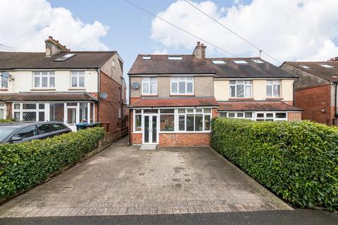 4 bedroom semi-detached house for sale, Avenue Road, Caterham CR3