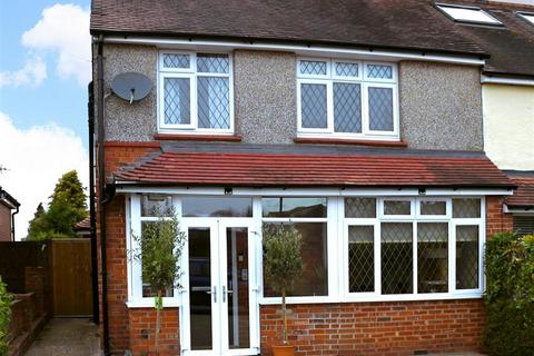 17 Avenue Road, Caterham, CR3 5TR