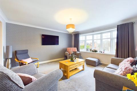 2 Lingfield Drive, Doncaster, DN5 8UE
