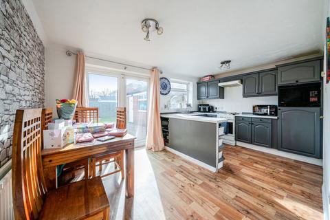 3 bedroom semi-detached house for sale, Foredyke Avenue, Hull, East Riding of Yorkshire, HU7