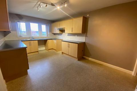 4 bedroom detached house to rent, Wakefield Road, Lepton, Huddersfield