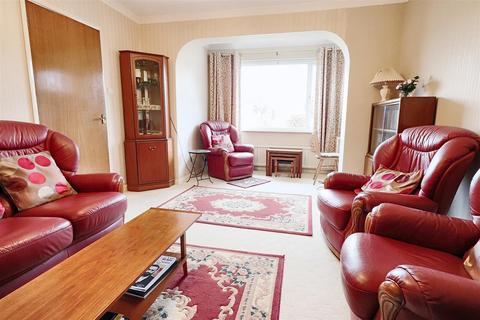 3 bedroom semi-detached house for sale, Bishops Walk, Lowestoft
