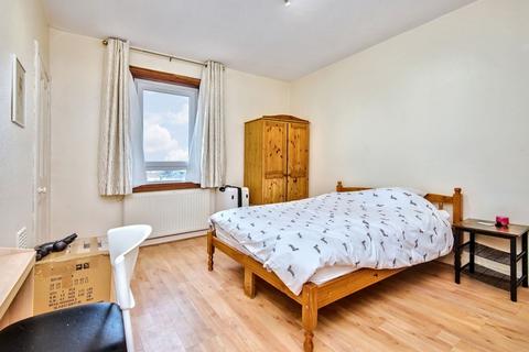 2 bedroom flat for sale, Warrack Street, St Andrews, KY16