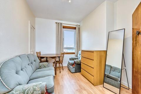 2 bedroom flat for sale, Warrack Street, St Andrews, KY16