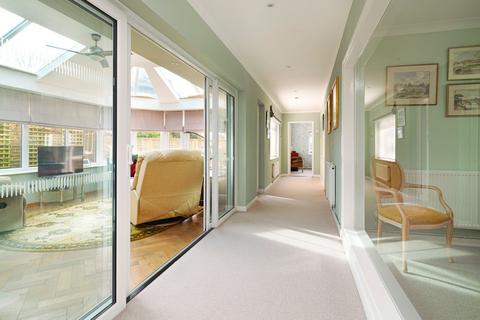 2 bedroom detached bungalow for sale, Radnor Cliff Crescent, Folkestone, CT20