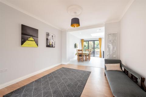 4 bedroom semi-detached house for sale, Oakwood Avenue, London N14