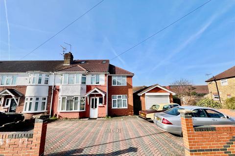 7 bedroom end of terrace house for sale, Meadowbank Gardens, Cranford TW5