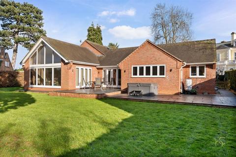 3 bedroom detached bungalow for sale, Broadway Road, Evesham WR11