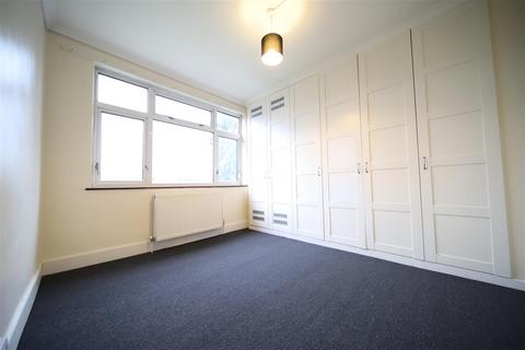 4 bedroom house to rent, Buckingham Close, Enfield