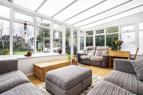 18 Silverdale Drive, Sunbury-on-thames, TW16 6HD
