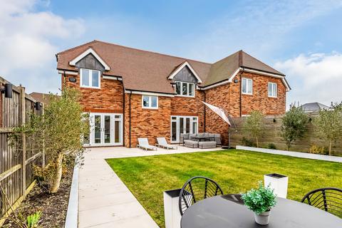 3 bedroom semi-detached house for sale, Tillingdown Lane, Woldingham, Caterham, Surrey