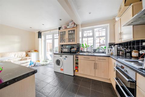 3 bedroom terraced house for sale, Wenlock Road, Edgware