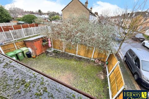 8 bedroom end of terrace house for sale, Brentwood Road, Romford, RM1