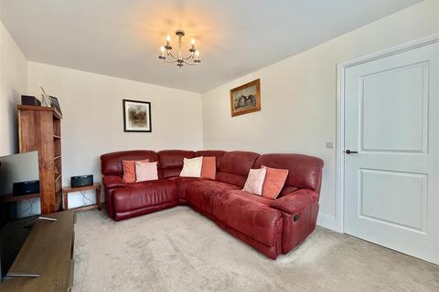 4 bedroom semi-detached house for sale, Helmsley Row, Garforth, Leeds