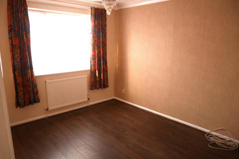 2 bedroom bungalow to rent, Manor Farm Crescent, Woodside, Weston-super-Mare