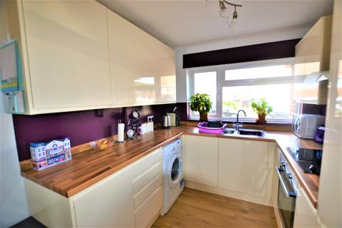 3 bedroom semi-detached house to rent, Gwyneth Grove, Bexhill-on-Sea, TN40