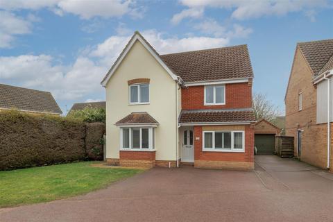 4 bedroom detached house for sale, Willow Close, Beccles NR34