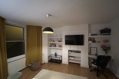 1 bedroom flat to rent, Drakefell Road London SE4 2DS