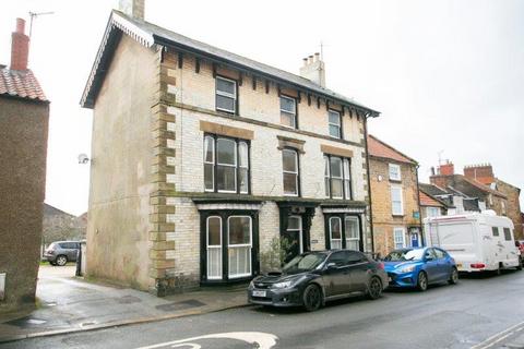 5 bedroom townhouse for sale, 35 West End, Kirkbymoorside, YO62 6AD