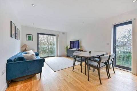 1 bedroom flat for sale, Cromwell Road, Teddington, TW11