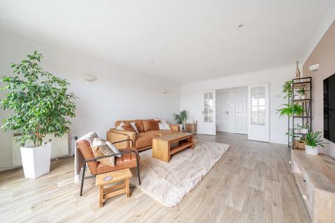 2 bedroom flat for sale, Gale Moor Avenue, Gosport PO12