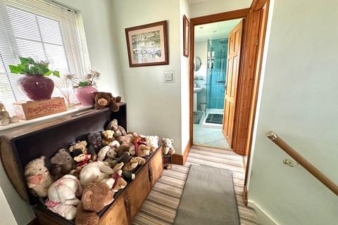 6 Deanfield, Bovingdon, Hemel Hempstead, HP3 0EW