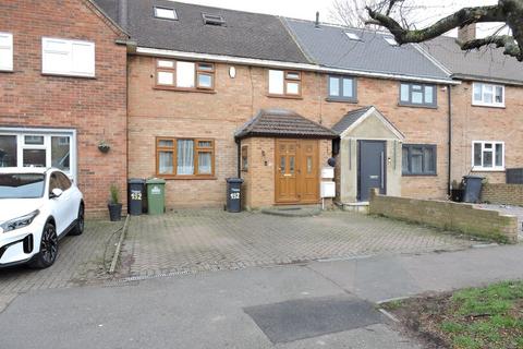 5 bedroom terraced house for sale, Whitefields Road, West Cheshunt, Waltham Cross, EN8