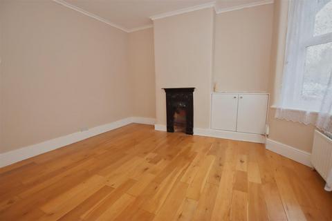 3 bedroom house for sale, Malden Road, Borehamwood