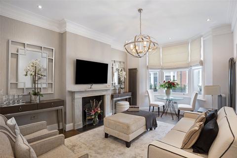 Flat 2, 10 Redburn Street, London, SW3 4BX