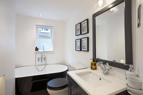 Flat 2, 10 Redburn Street, London, SW3 4BX