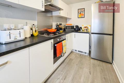 9 Wallis Drive, Streethay, Lichfield, WS13 8WR