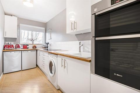 24 The Willows, Caversham, Reading, RG4 8BD