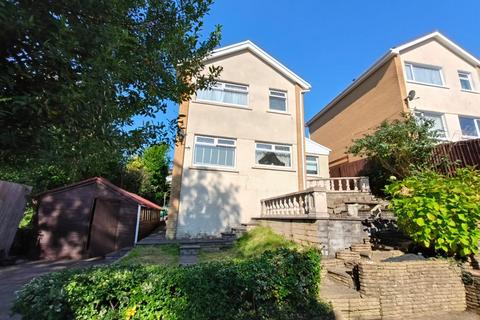 3 bedroom detached house for sale, Dan Y Lan, Llanelli