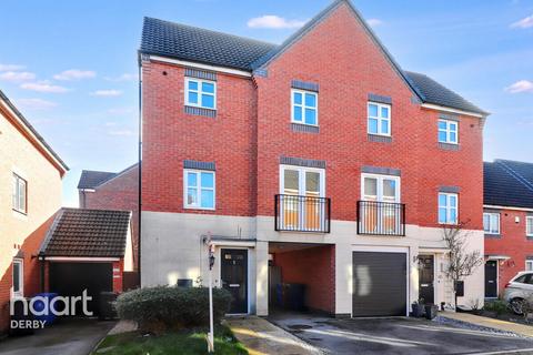 3 bedroom townhouse for sale, Cartmel Place, Mickleover