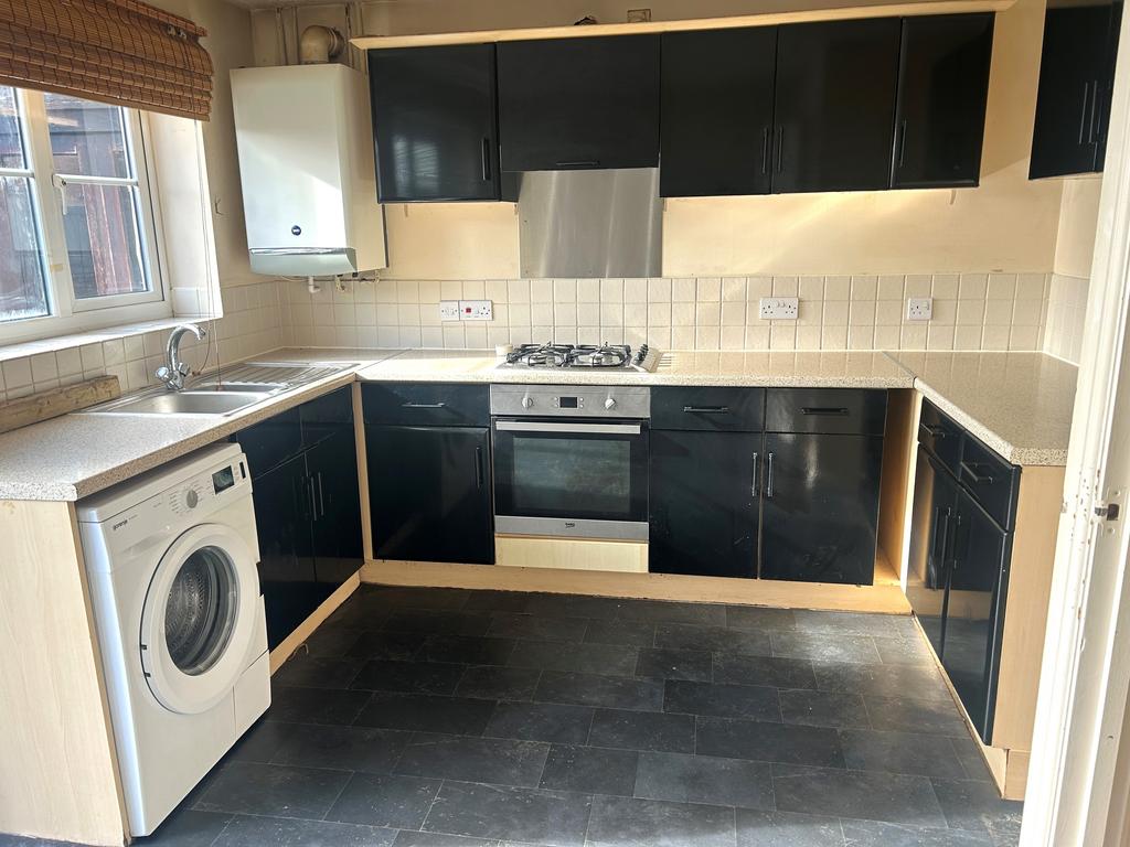 Kitchen T202502261103.jpg